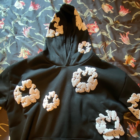 Denim tear sweater Large fits like medium - Picture 3 of 4